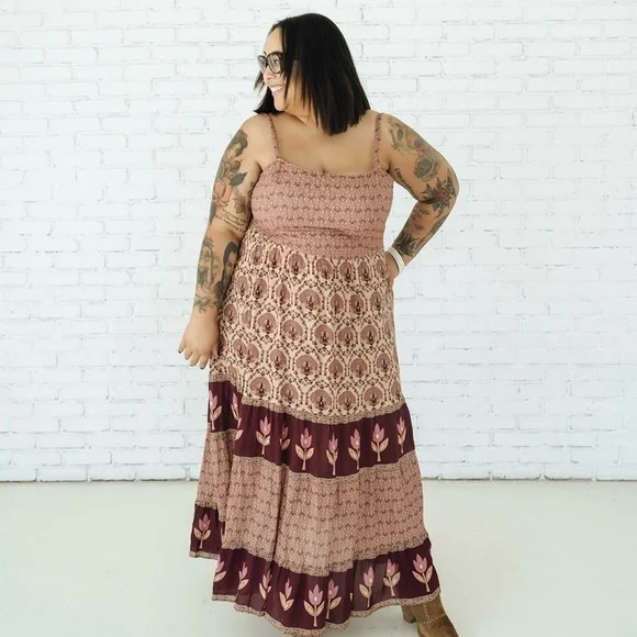 SPELL Château Quilted Strappy Maxi Dress - 3XL - Picture 1 of 17